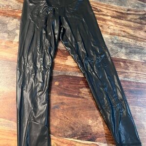 Sleek Black Women's Leggings